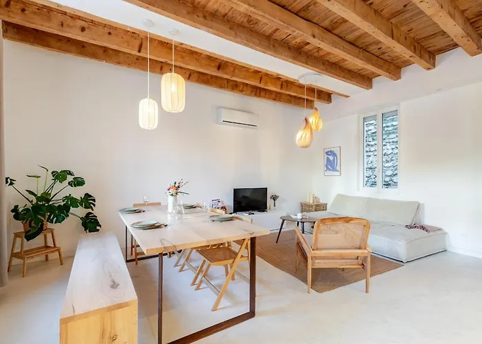 Chaleureuse Maison En Centre פרפיניין